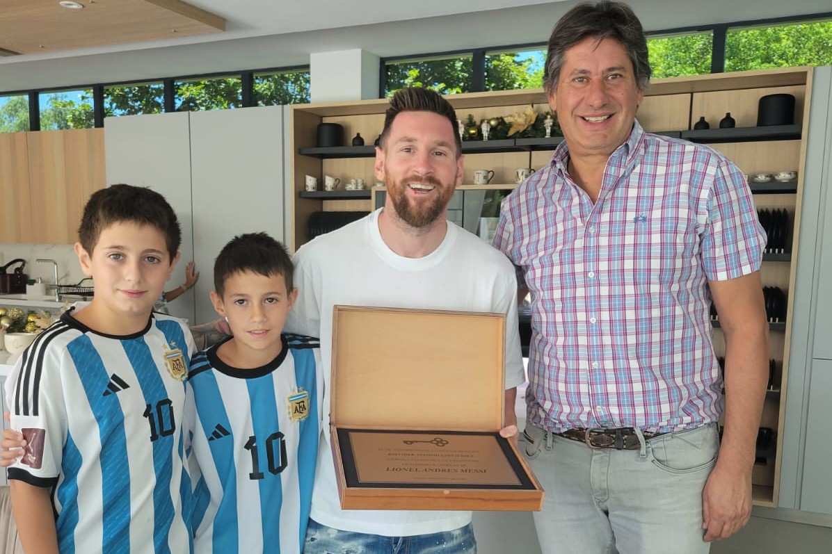 Messi invitó a Santacroce a su casa y ahora es ciudadano ilustre de Funes